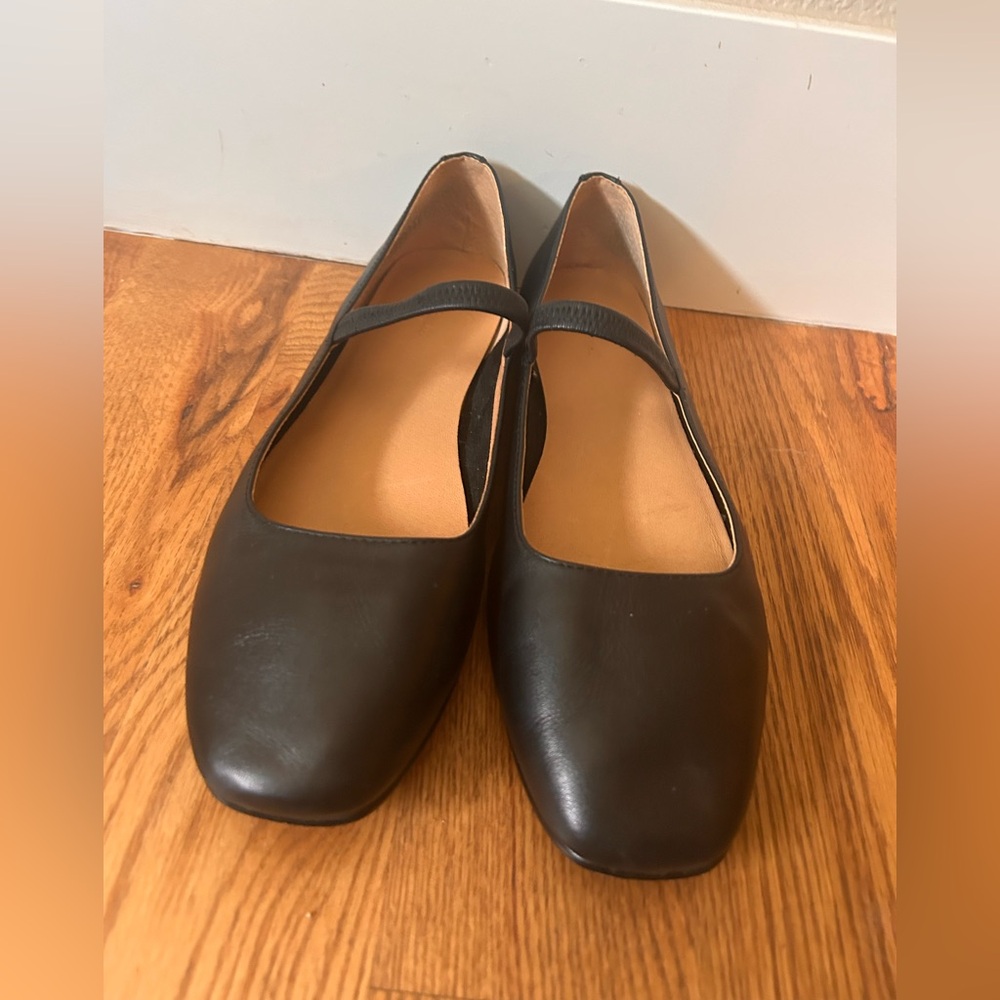 Madewell Black Flats - Picture 8 of 14